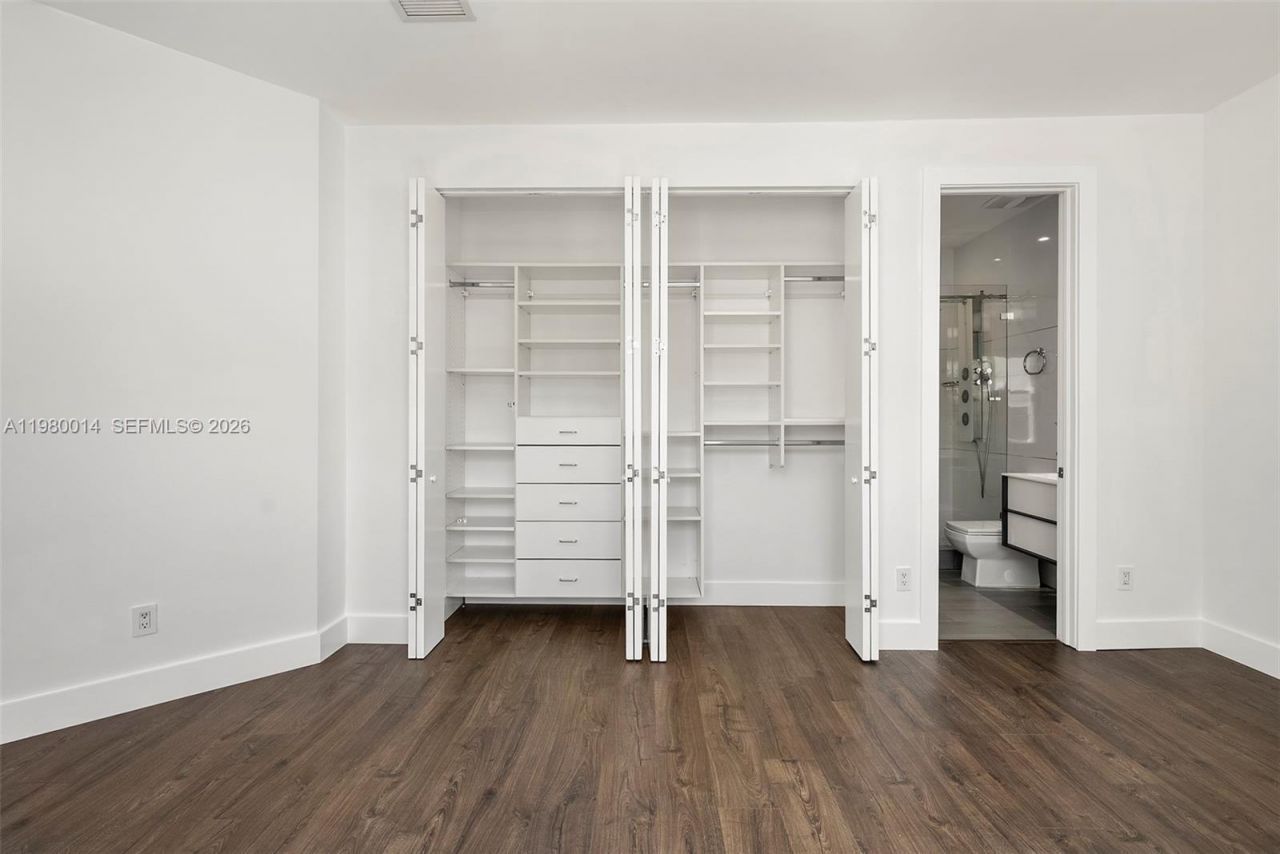 822 Meridian Ln , Hollywood, FL 33019 Photo