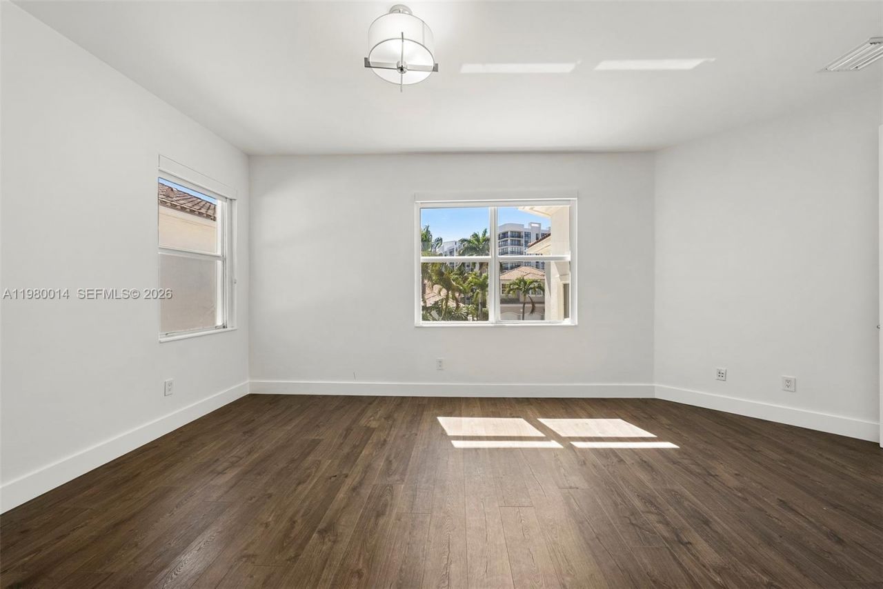 822 Meridian Ln, Hollywood, FL 33019 Photo