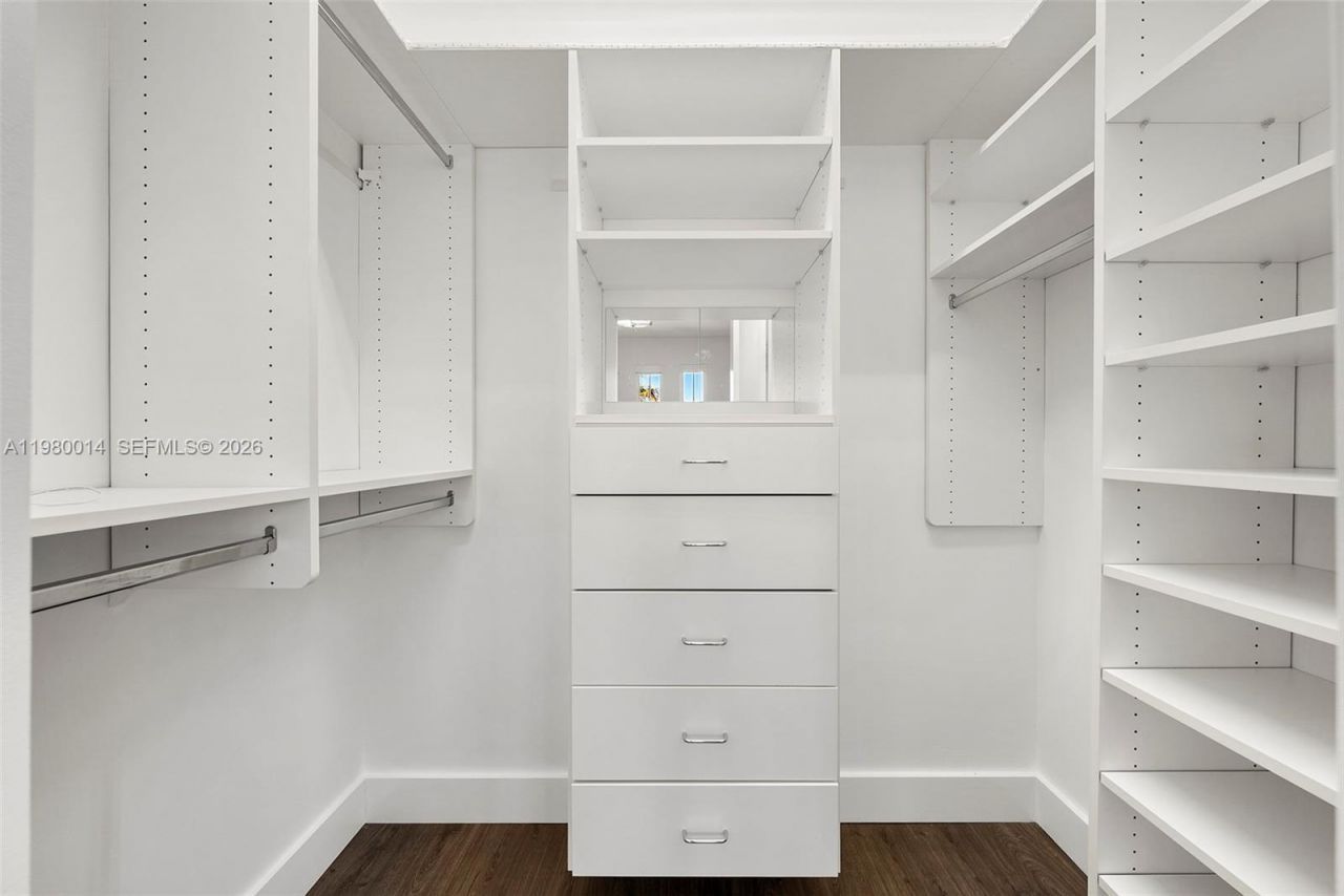 822 Meridian Ln , Hollywood, FL 33019 Photo