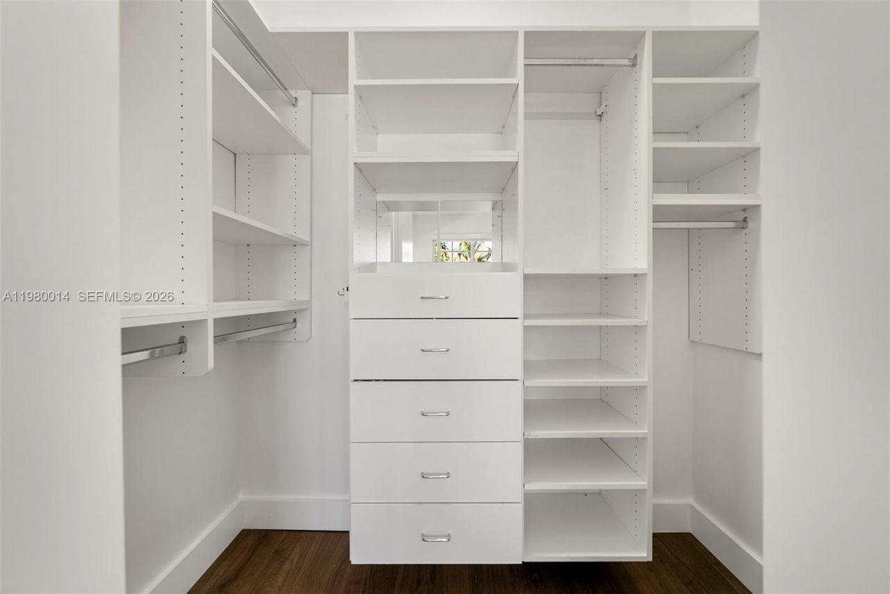 822 Meridian Ln , Hollywood, FL 33019 Photo