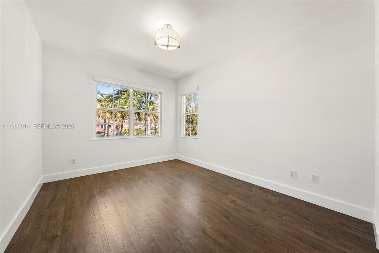 822 Meridian Ln, Hollywood, FL 33019 Photo