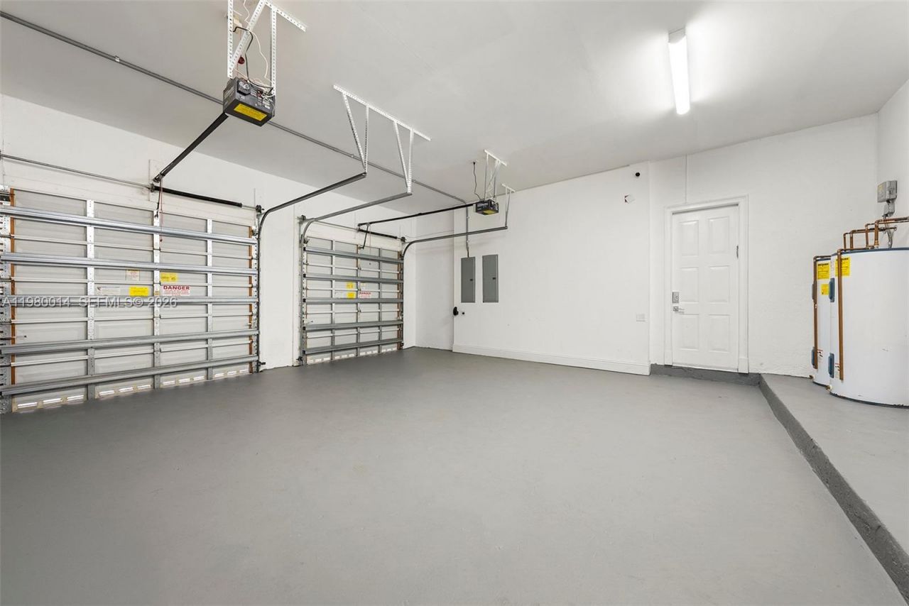 822 Meridian Ln , Hollywood, FL 33019 Photo