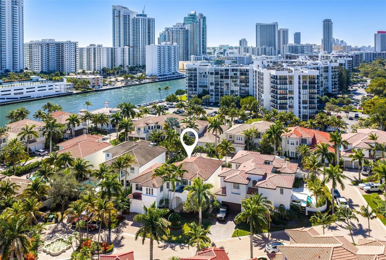 822 Meridian Ln , Hollywood, FL 33019 Photo