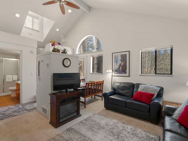 56856 Enterprise, Unit # G1, Sunriver, OR 97707