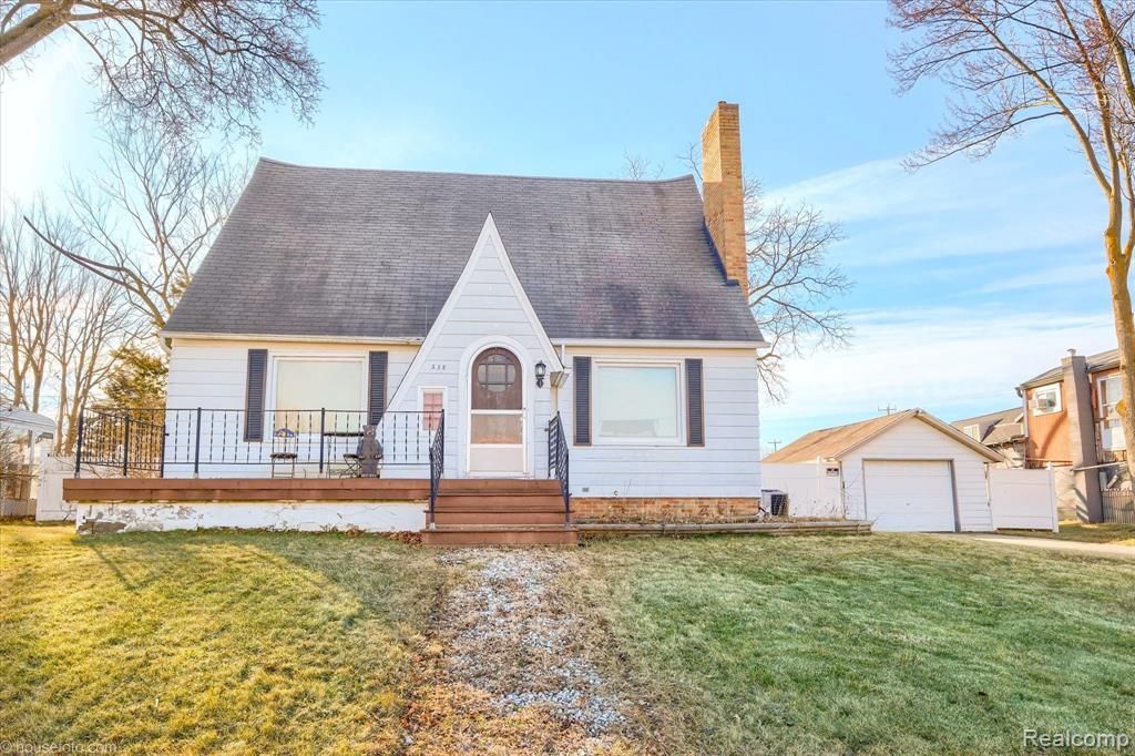 238 E Nepessing Street , Lapeer, MI 48446 Main Photo