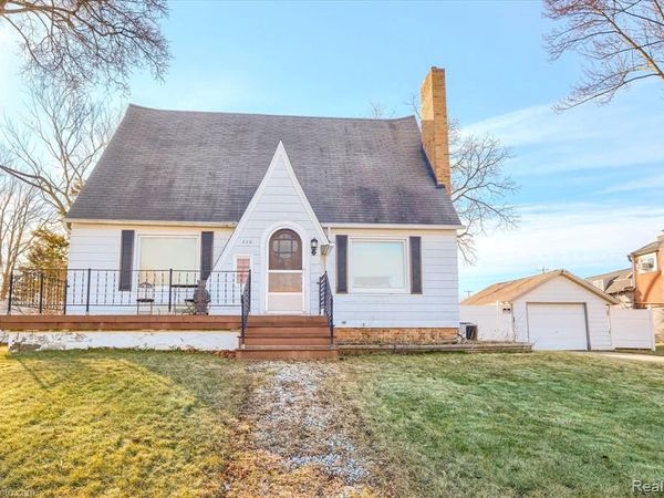 238 E Nepessing Street, Lapeer, MI 48446