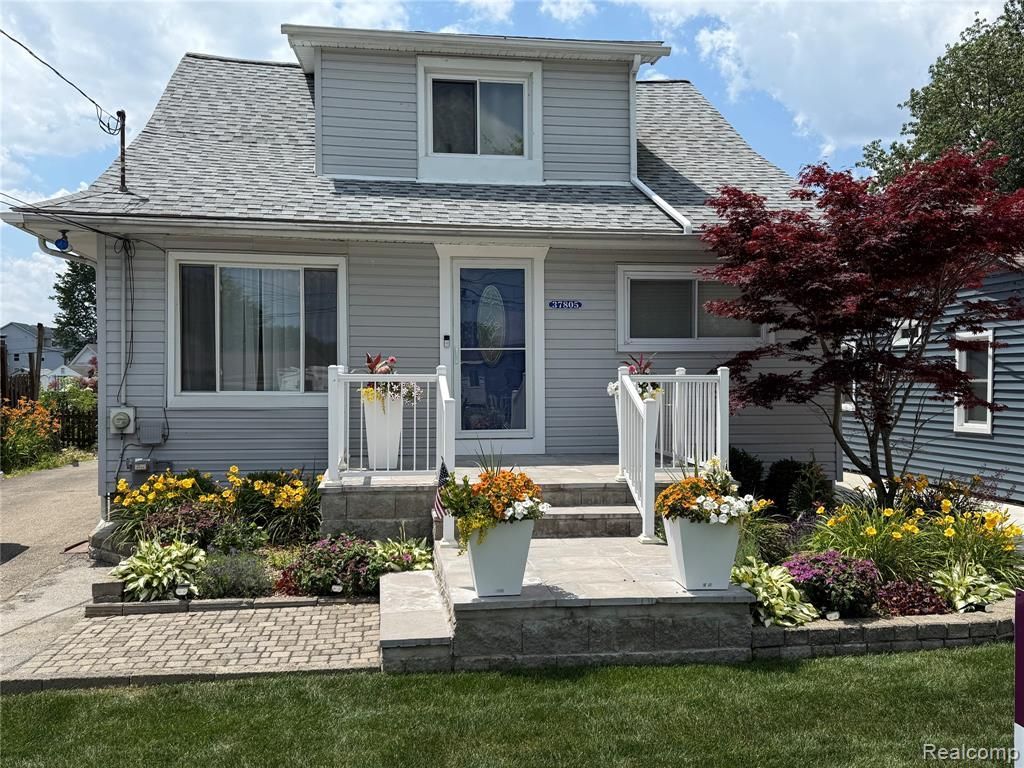 37805 Maplehill Street , Harrison Township, MI 48045 Main Photo