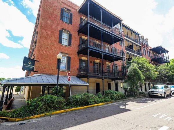 1300 Van Buren #312, Oxford, MS 38655