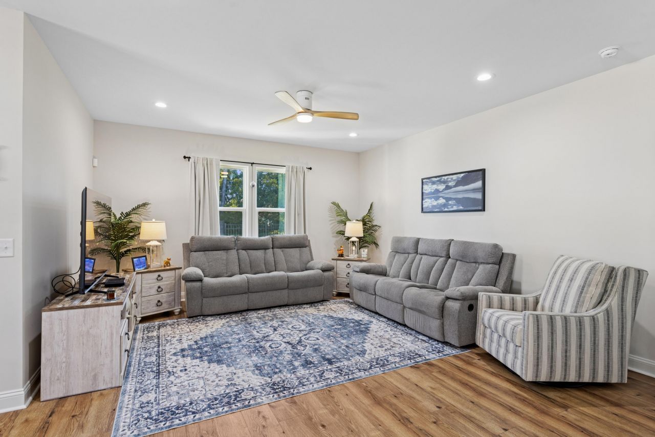 1175 Salem Bay Drive Photo 9