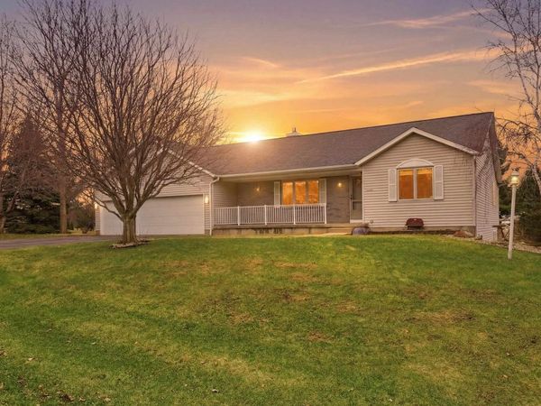 2734 Brooks Ridge Drive, Sun Prairie, WI 53590