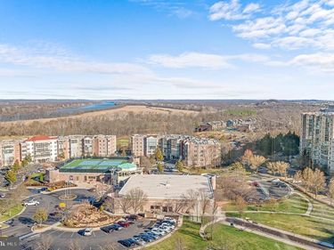 19365 CYPRESS RIDGE TERRACE, Unit 1115, LEESBURG, VA 20176