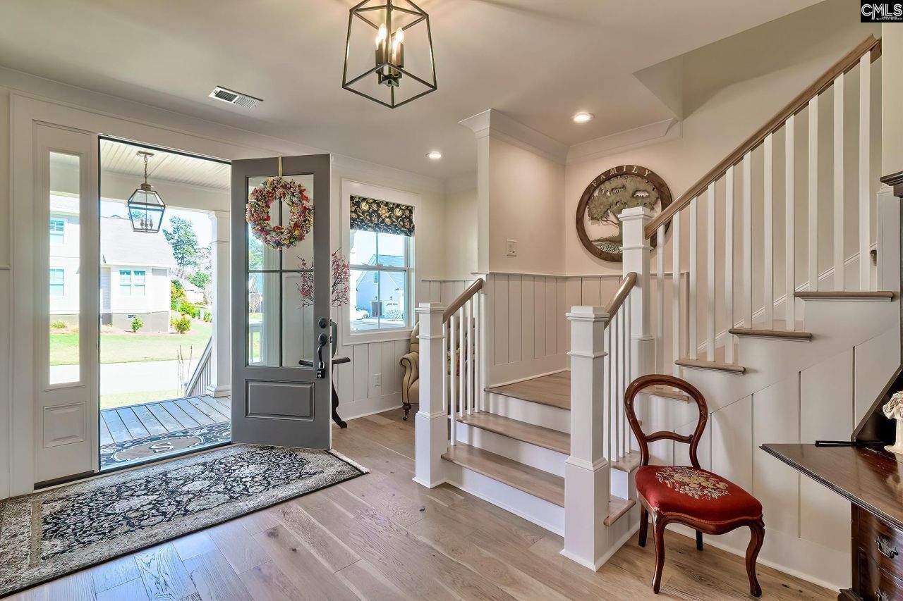 216 Clayborn Drive  Photo 6