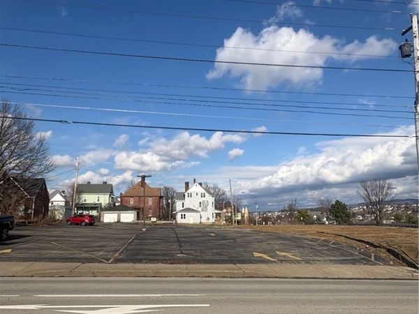 196 W Main St, Uniontown, PA 15401