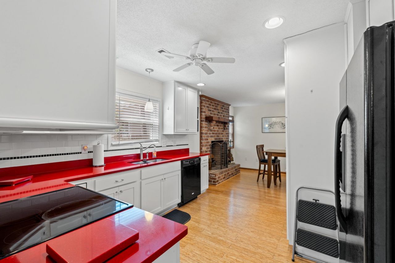 4220 Hunting Bow Trail Photo 10