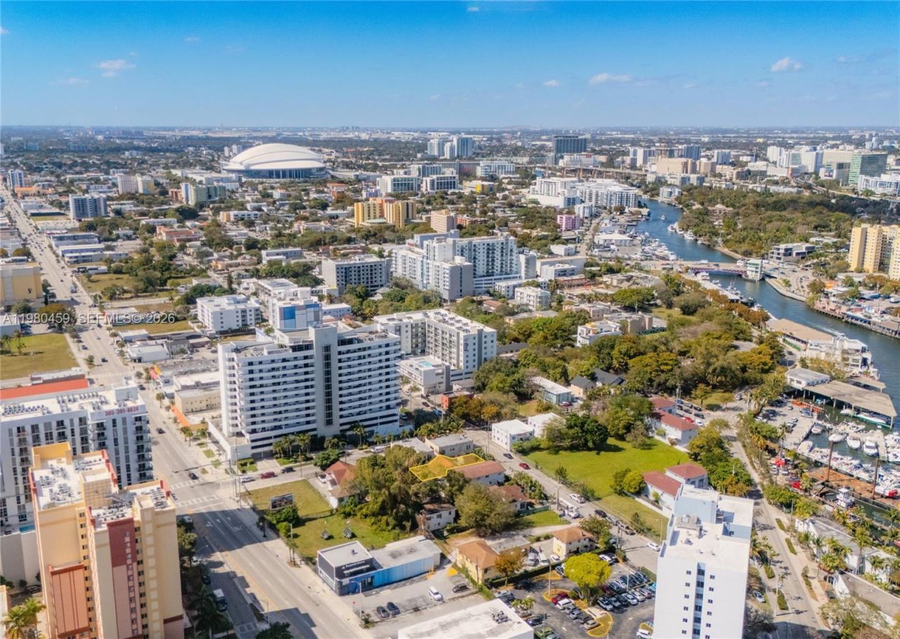 566 NW 1st St , Miami, FL 33128 Photo