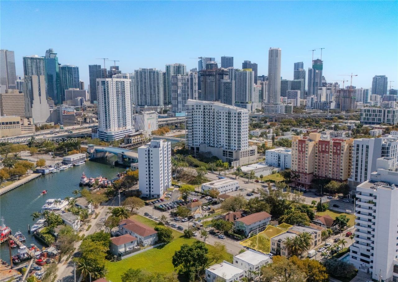 566 NW 1st St , Miami, FL 33128 Photo