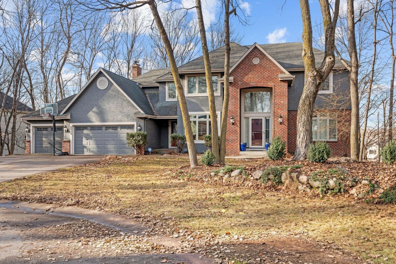 6340 Summit Circle, Chanhassen, MN 55317 Main Photo