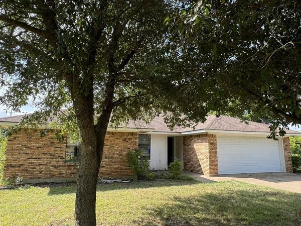 719 Diana Lane , Stephenville, TX 76401