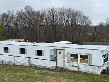 201 Pear Street, Unit 9, Bethesda, OH 43719