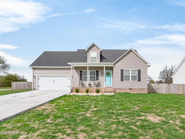 225 Peach St, Baxter, TN 38544