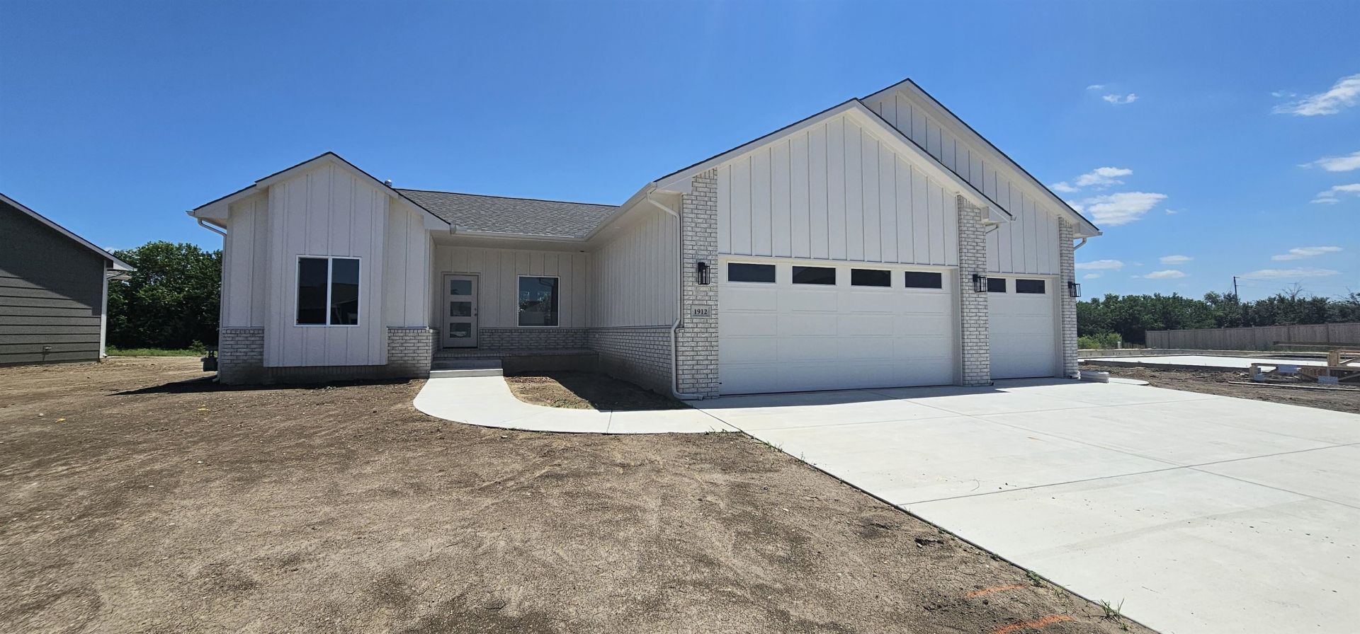 1912 S Herrington St, Wichita, KS 67207 Main Photo