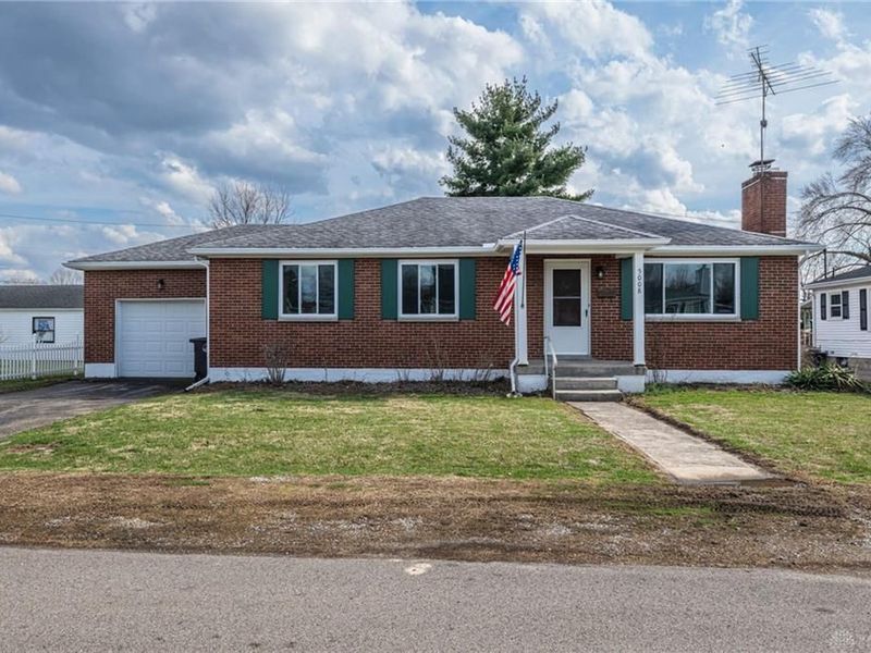 5008 Dinsmore Road, West Carrollton, OH 45449 Photo 1