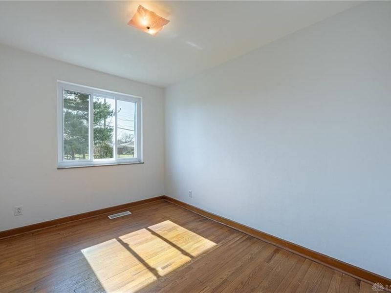 5008 Dinsmore Road, West Carrollton, OH 45449 Photo 10