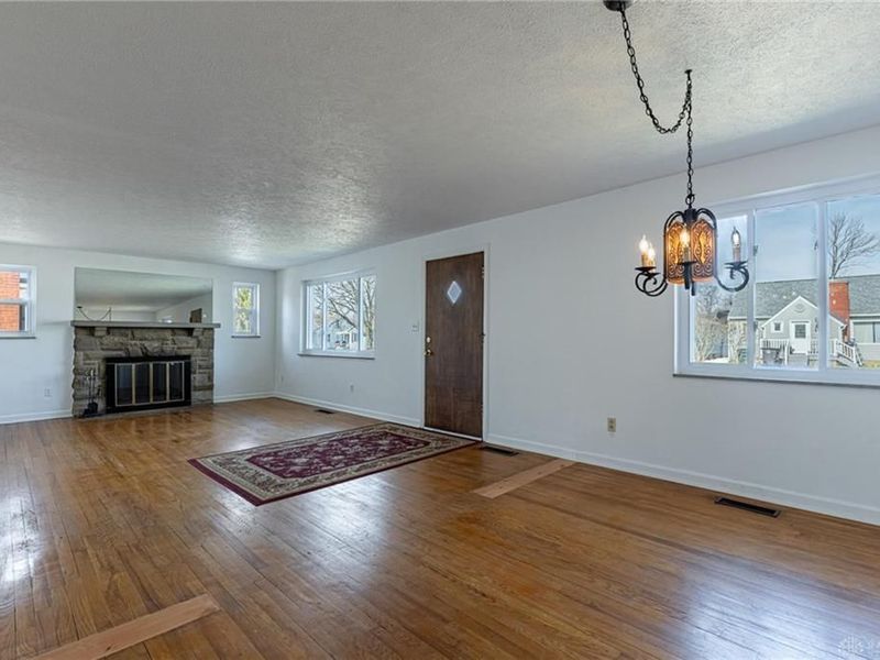 5008 Dinsmore Road, West Carrollton, OH 45449 Photo 2