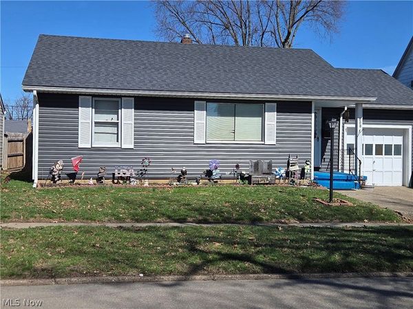 808 Kennilworth , Coshocton, OH 43812