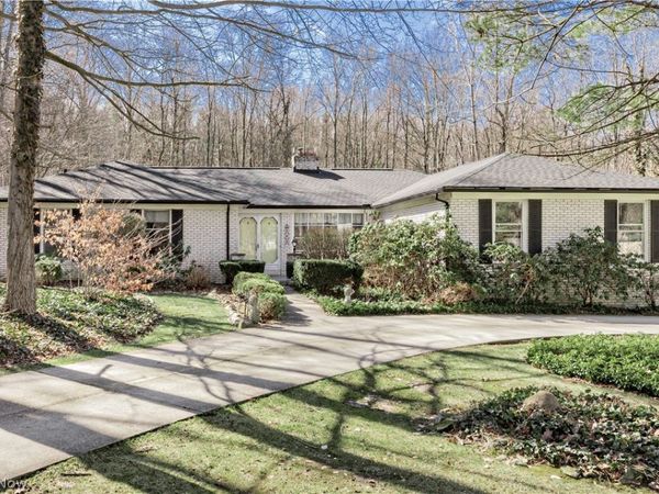 14988 Surrey Downs Drive , Novelty, OH 44072