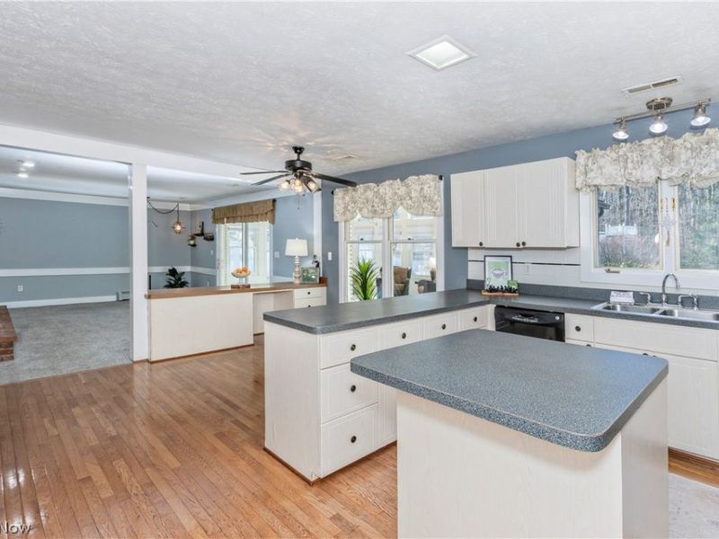 14988 Surrey Downs Drive , Novelty, OH 44072 Photo 7