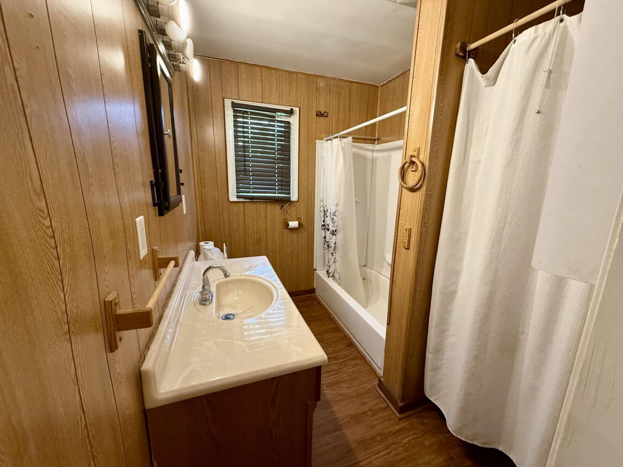 1183 Sawyer Street Photo 10