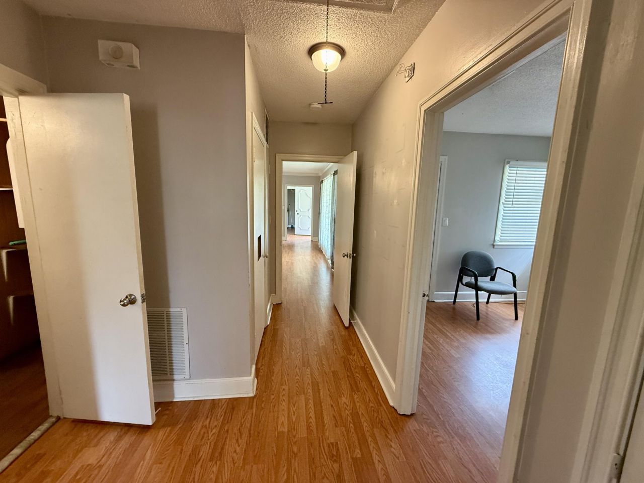 1183 Sawyer Street Photo 8