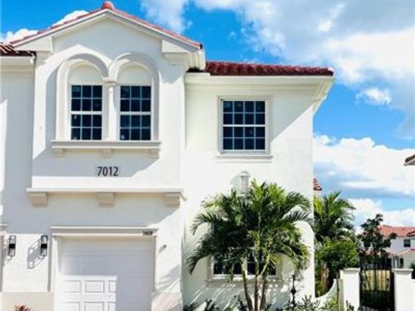 7065 Venice WAY , Unit 3004, NAPLES, FL 34119