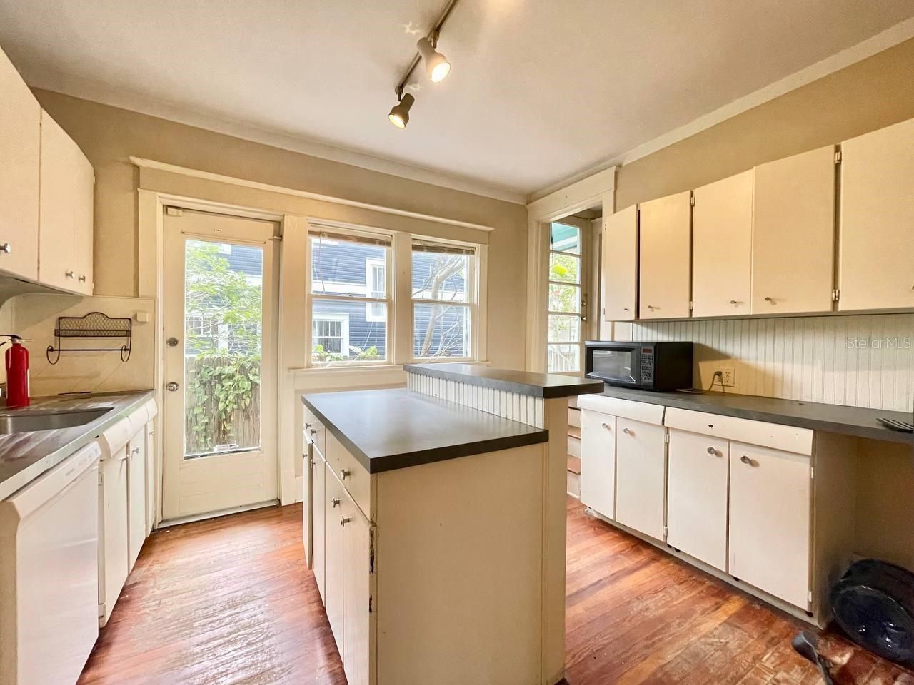 557 6th Avenue N, Saint Petersburg, FL 33701 Photo