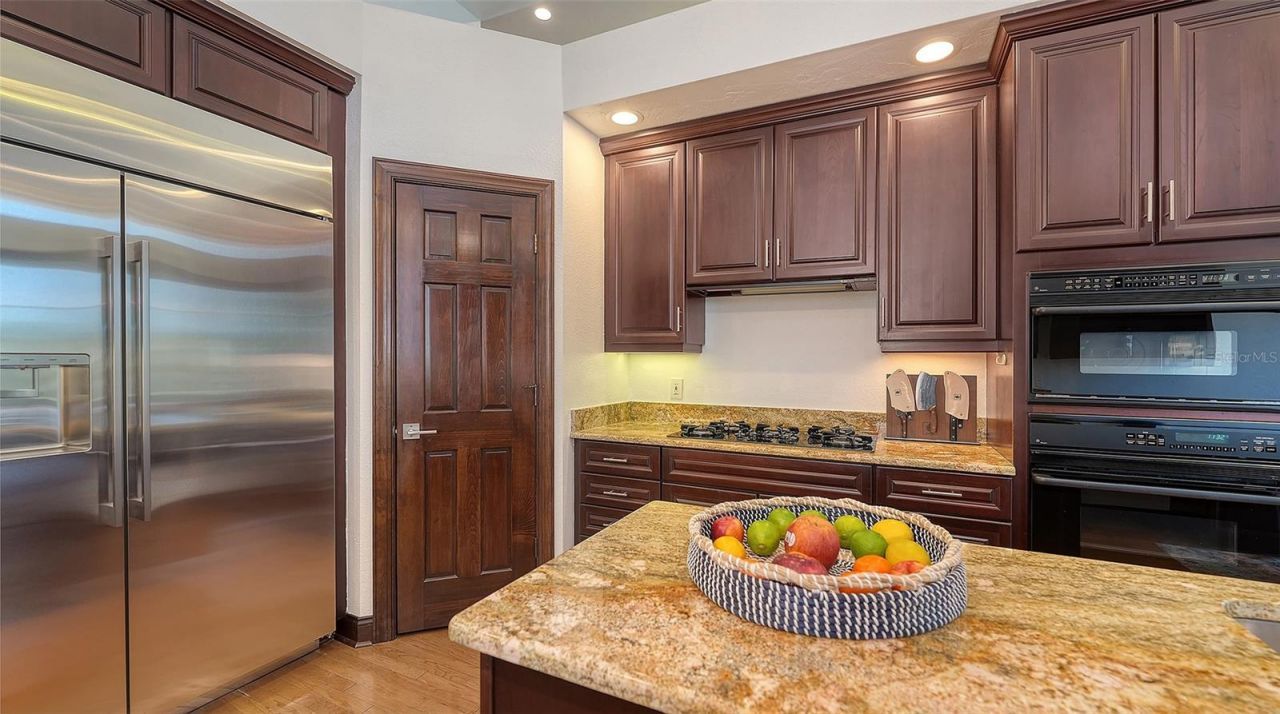 3511 Fair Oaks Court, Longboat Key, FL 34228 Photo