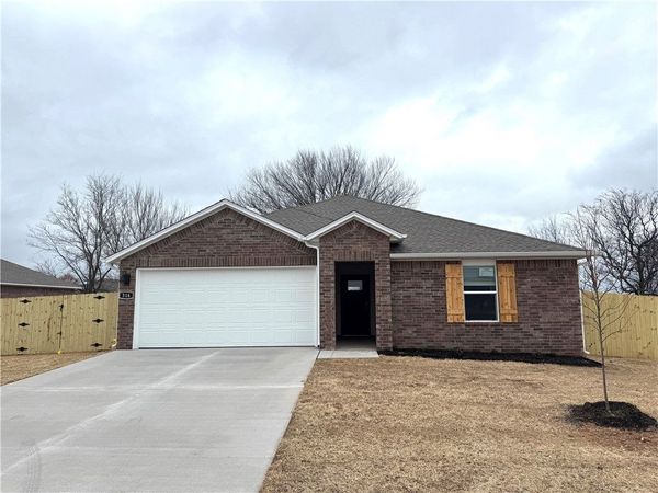 316 Texas Avenue , Farmington, AR 72730