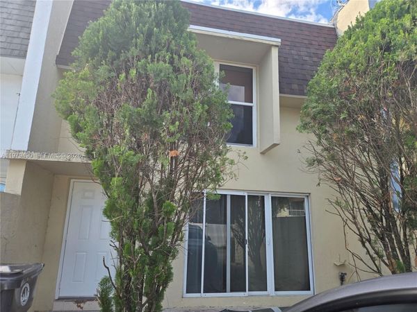 6252 Highland Ct , North Lauderdale, FL 33068