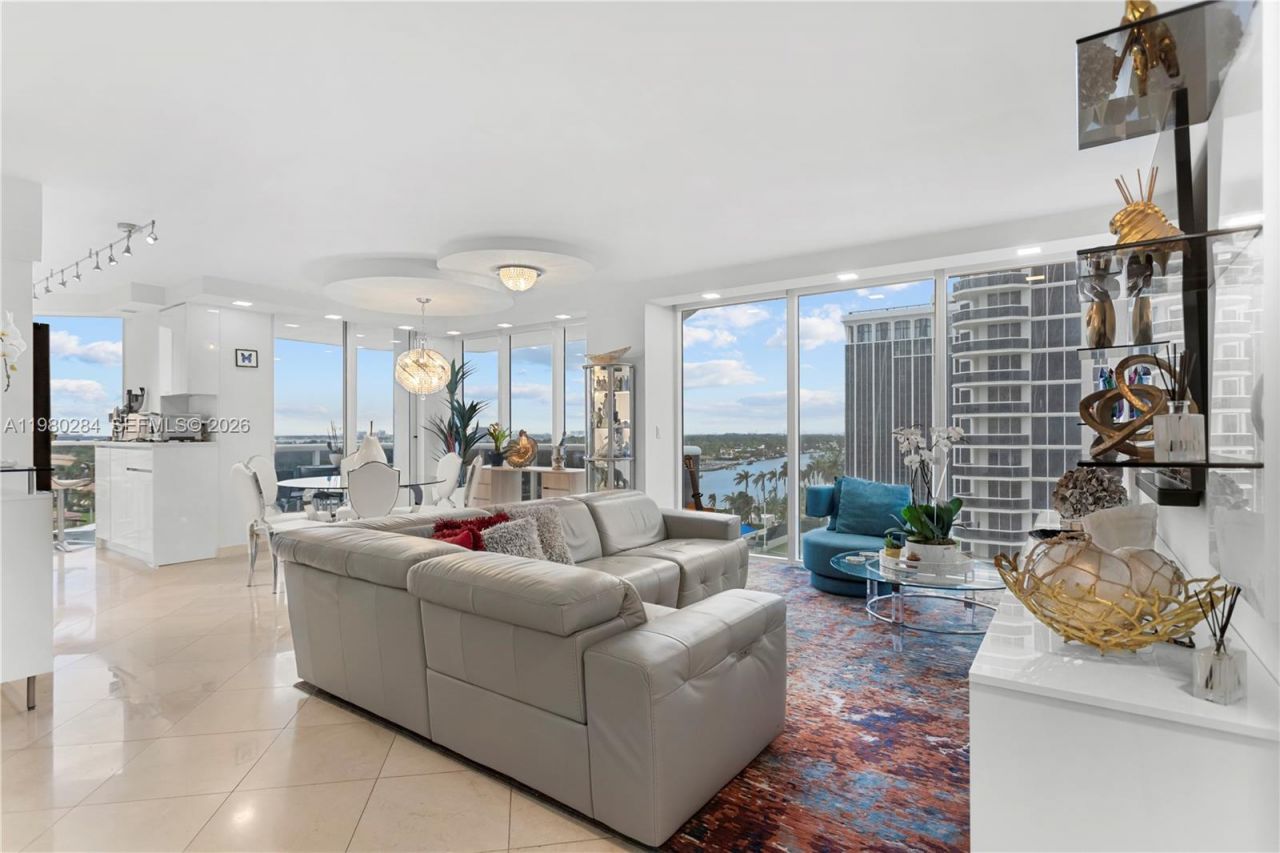 4775 Collins Ave, Unit 1007, Miami Beach, FL 33140 Photo