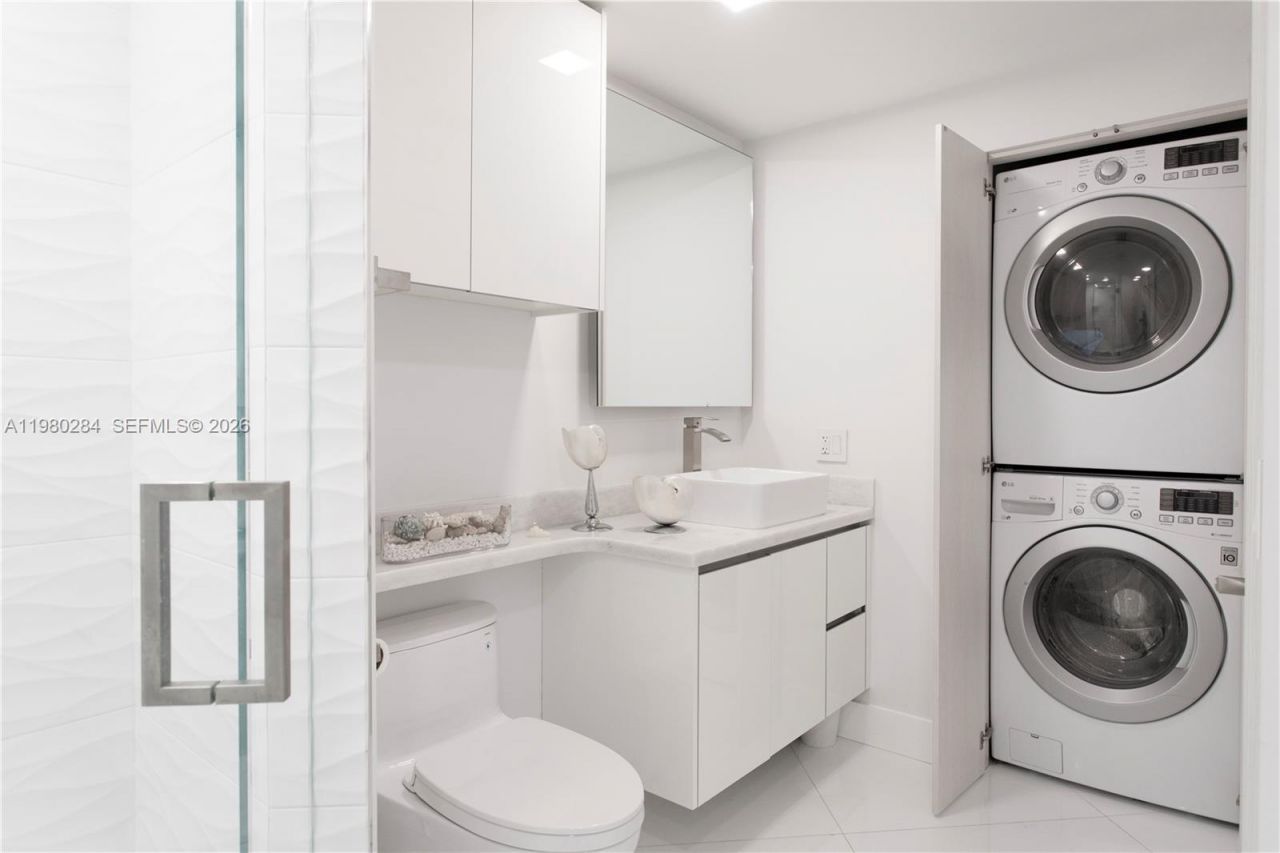 4775 Collins Ave, Unit 1007, Miami Beach, FL 33140 Photo