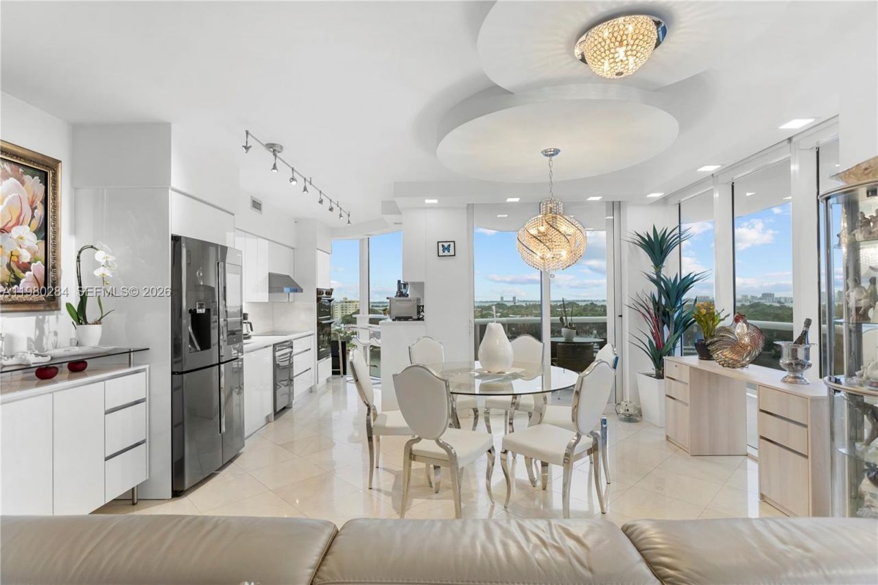 4775 Collins Ave, Unit 1007, Miami Beach, FL 33140 Photo