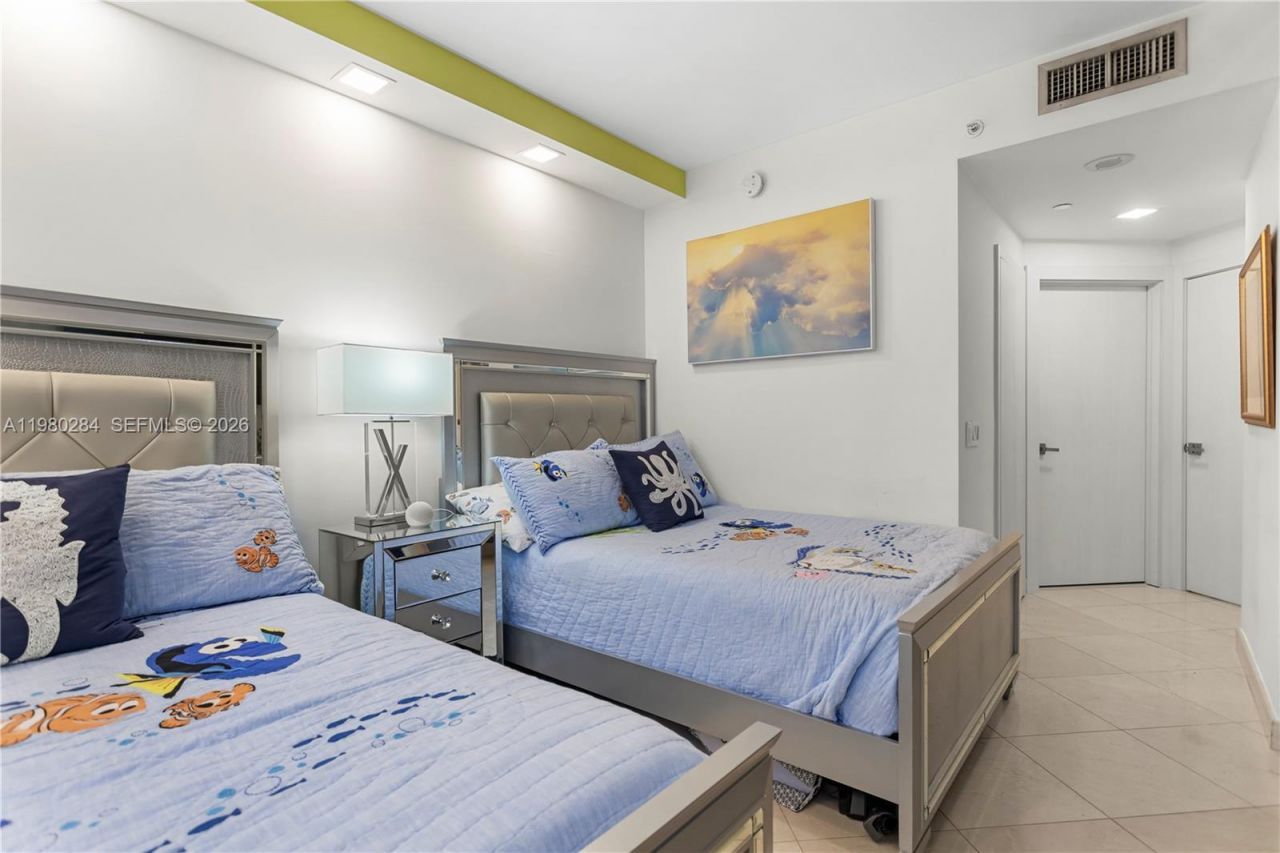 4775 Collins Ave, Unit 1007, Miami Beach, FL 33140 Photo