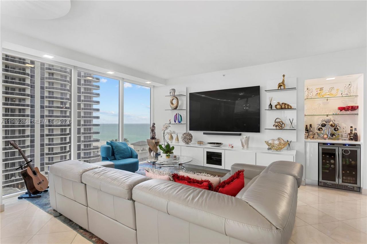 4775 Collins Ave, Unit 1007, Miami Beach, FL 33140 Photo