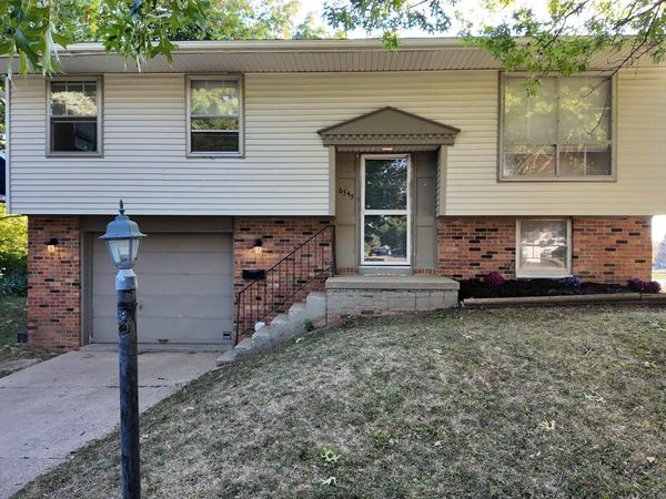 6345 N RANDWICK Road, Peoria, IL 61615