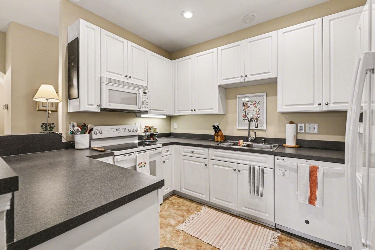 4121 Perrine Street Photo 12