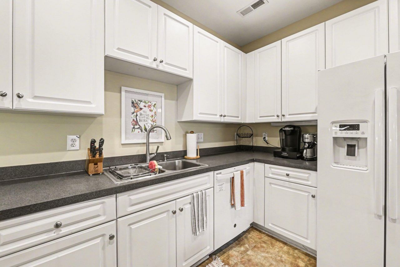 4121 Perrine Street Photo 13