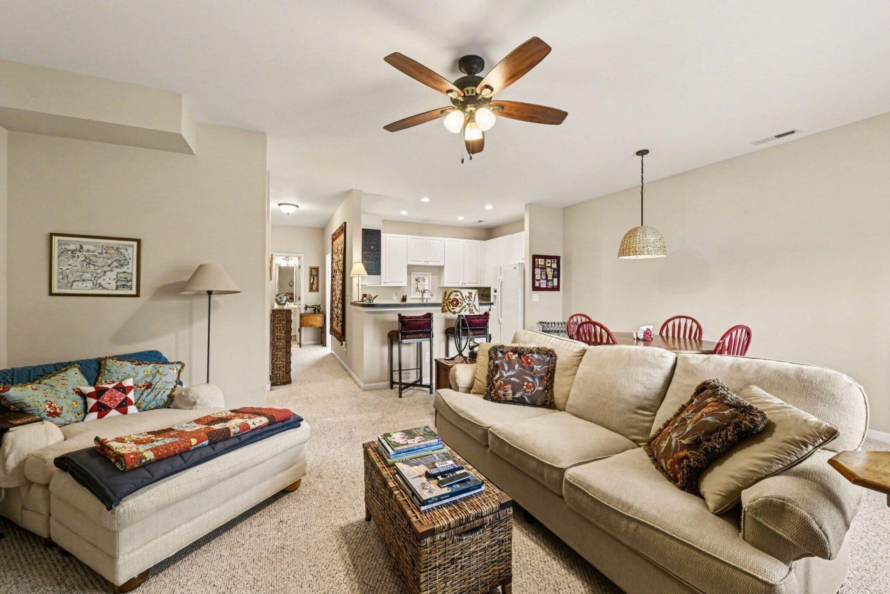 4121 Perrine Street Photo 6