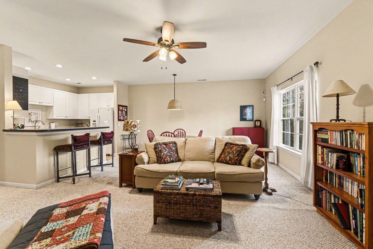 4121 Perrine Street Photo 7