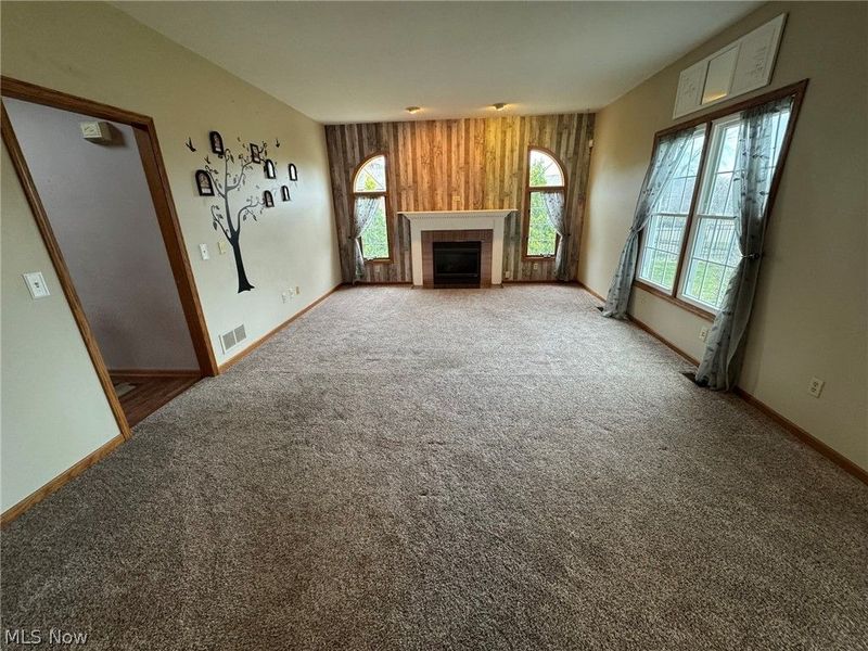 1965 Augusta Drive SE, Massillon, OH 44646 Photo 2