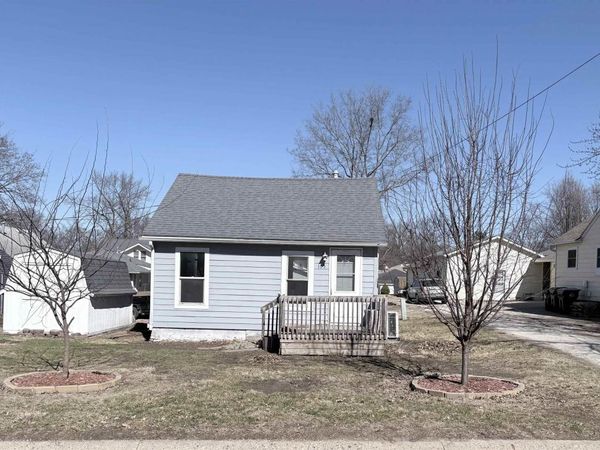 105 14Th Avenue E, Oskaloosa, IA 52577